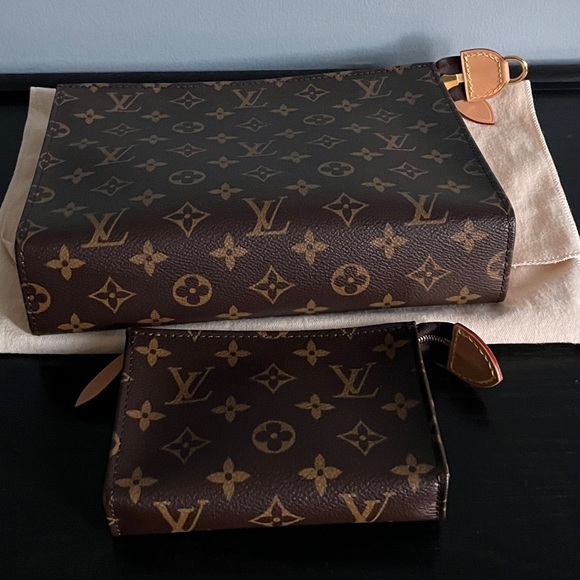 Louis Vuitton Toiletry Pouch on Chain - Picture 2 of 6